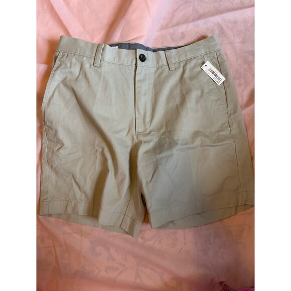 Amazon Essentials Slim Fit 7” Khaki Brown Shorts 32” Waist - Picture 1 of 3